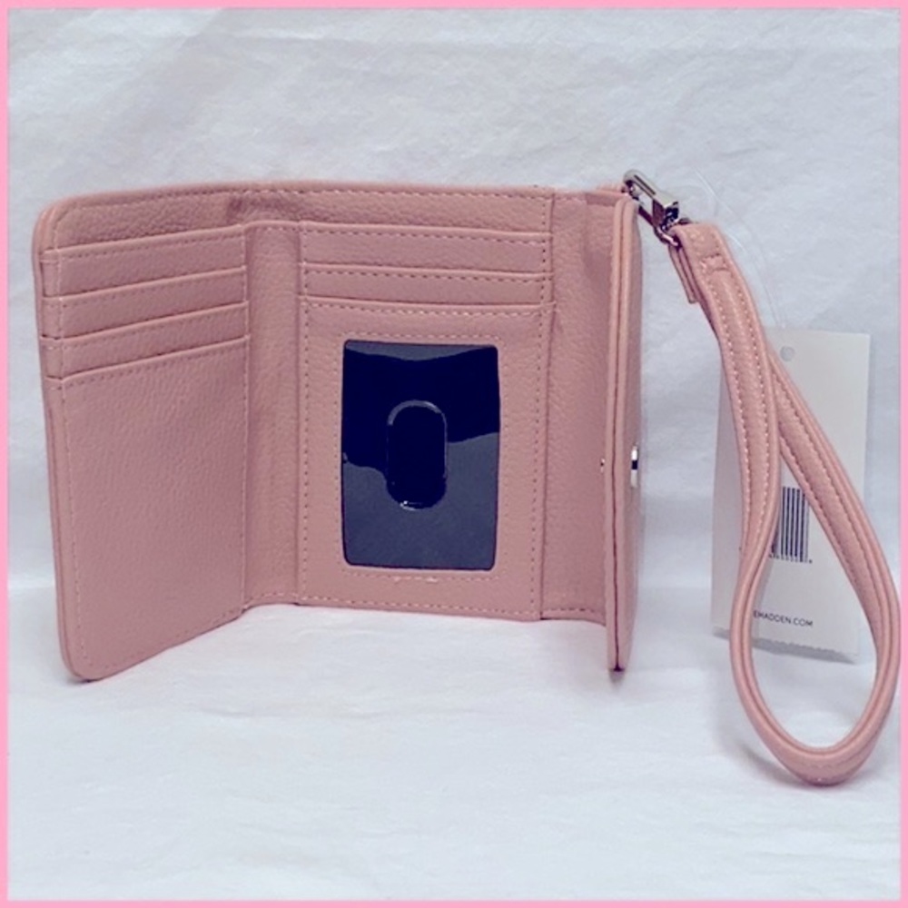 Soft Pink Delight - Picture 2 of 4